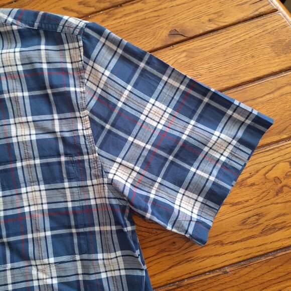 Eddie Bauer Men’s Plaid Short Sleeve Button-Up Shirt Blue and Red Size Medium - Picture 5 of 7